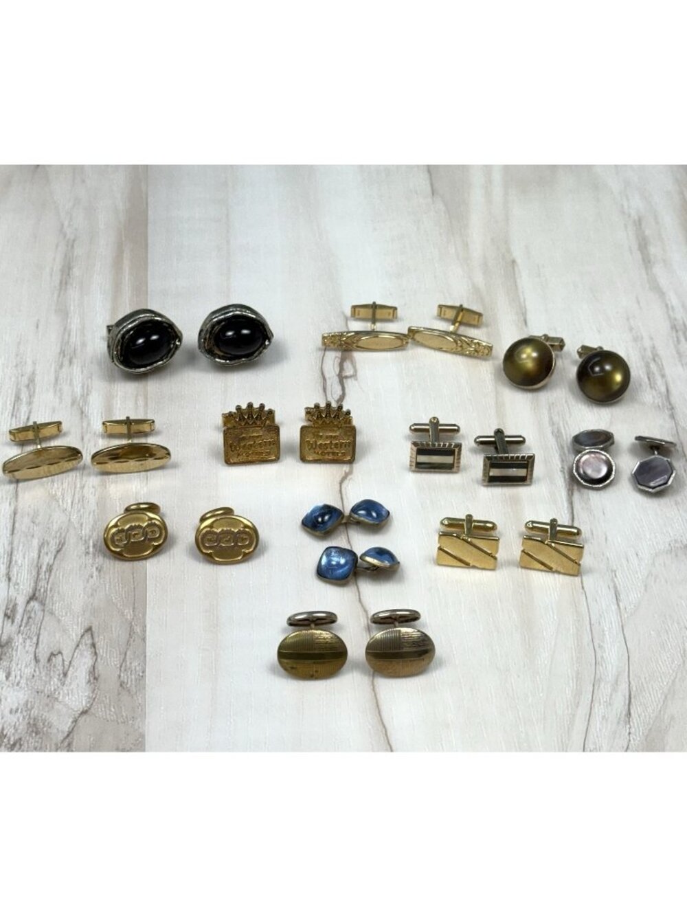 VTG Lot 11 Pair Mens CUFFLINKS Goldtone Tiger Eye Cabuchon Best Western *READ*